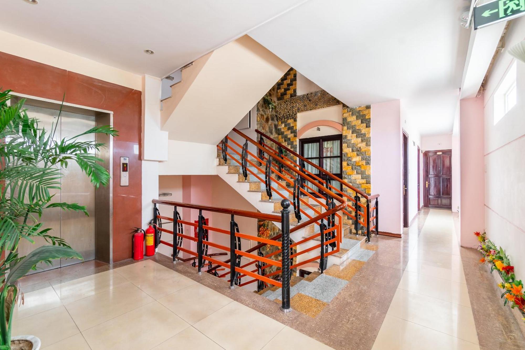 Super Oyo 266 Golden Gate Hotel Da Nang Bagian luar foto